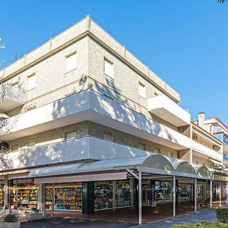 Jolly Apartment Бибионе Екстериор снимка