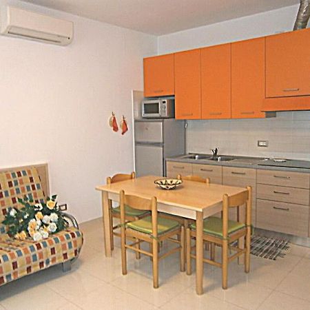 Jolly Apartment Бибионе Екстериор снимка