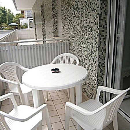 Jolly Apartment Бибионе Екстериор снимка