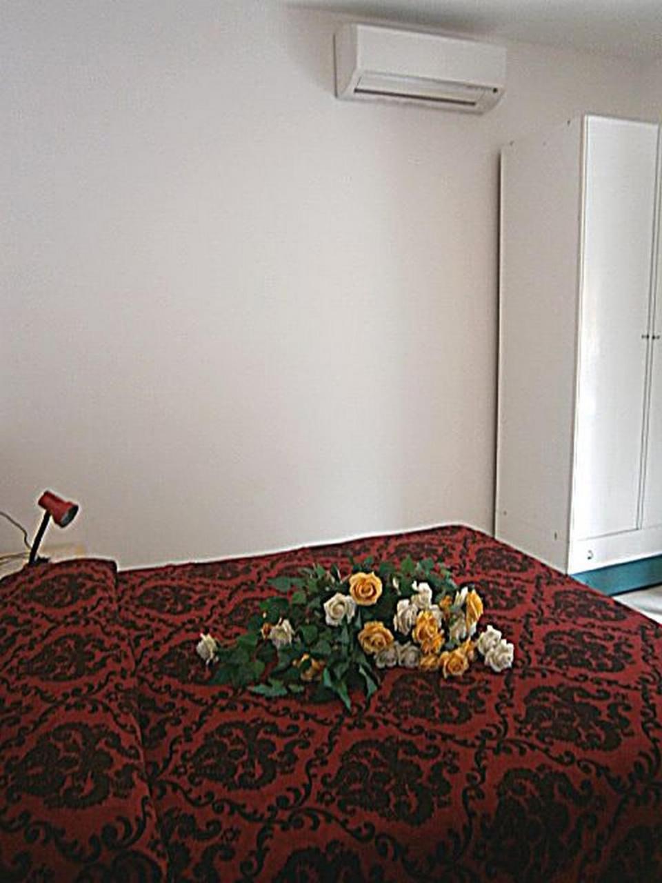 Jolly Apartment Бибионе Екстериор снимка