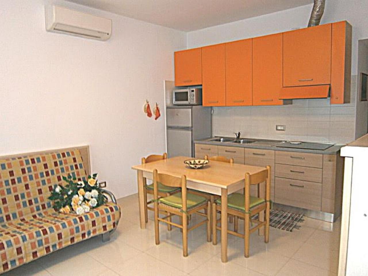 Jolly Apartment Бибионе Екстериор снимка